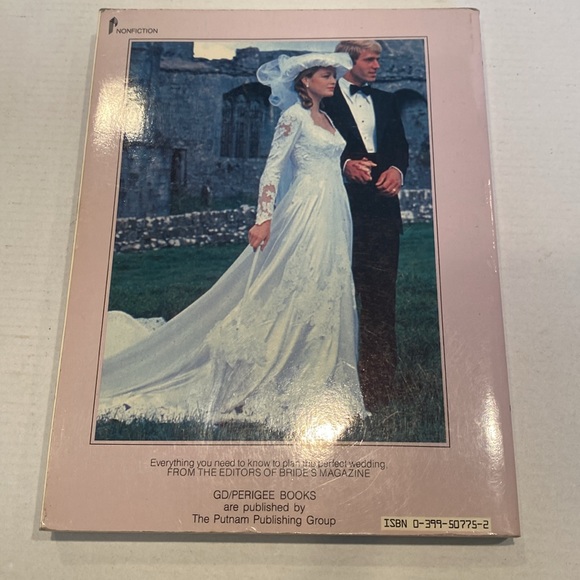 Vintage 1981 “The New Bride’s Book of Etiquette,” Softcover - Picture 2 of 8